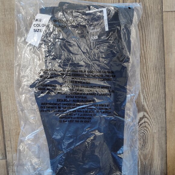 NY&Co Petite Bootcut Yoga Pant - Picture 3 of 6